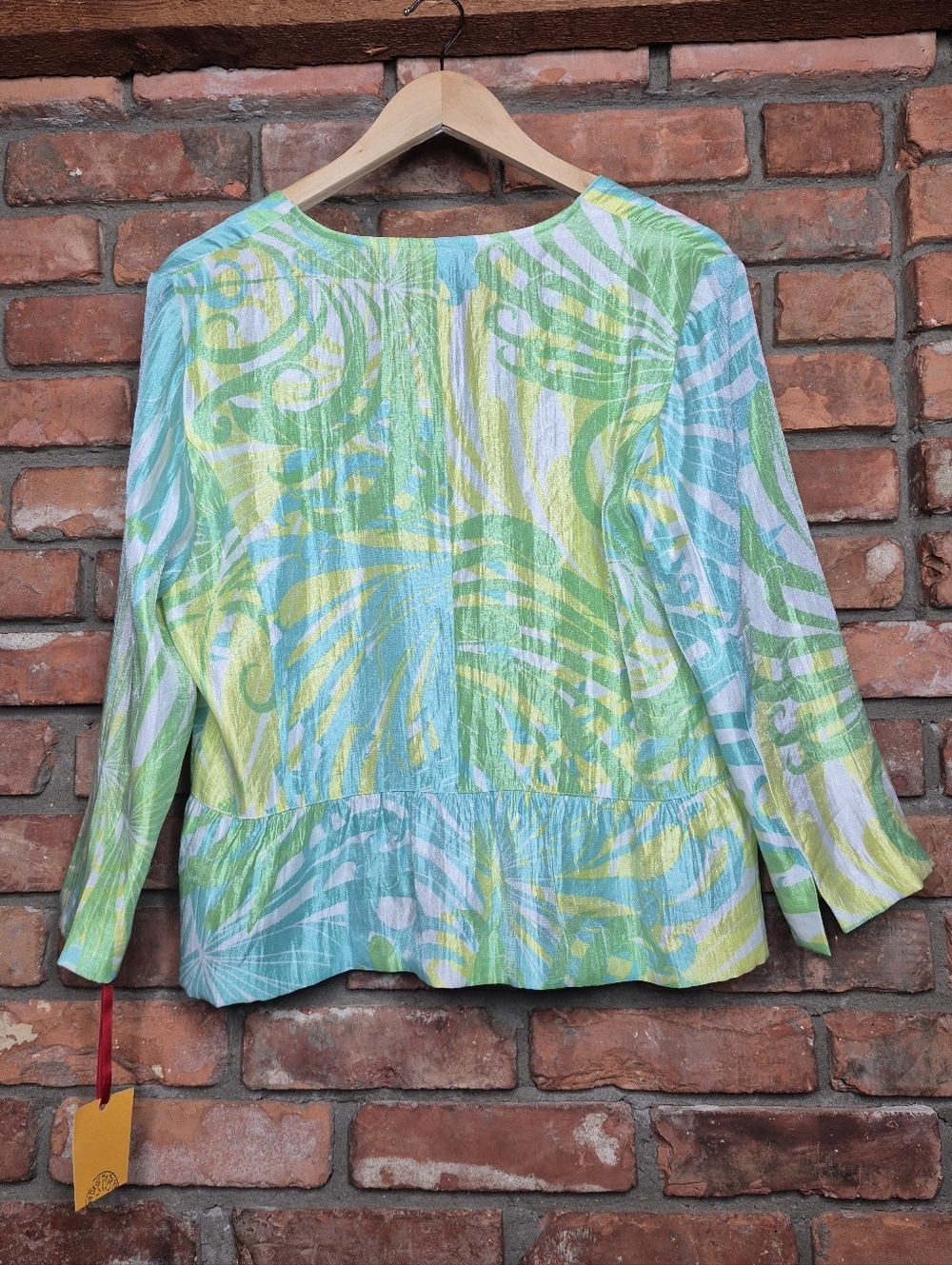 Ruby Rd NWT Tropical Print Peplum Blouse Size 12 Lightweight Silky Top - Picture 6 of 7